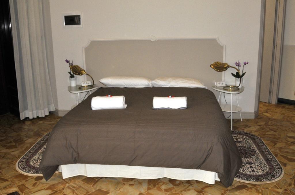 Alibrandi Palace Civitavecchia Phòng bức ảnh