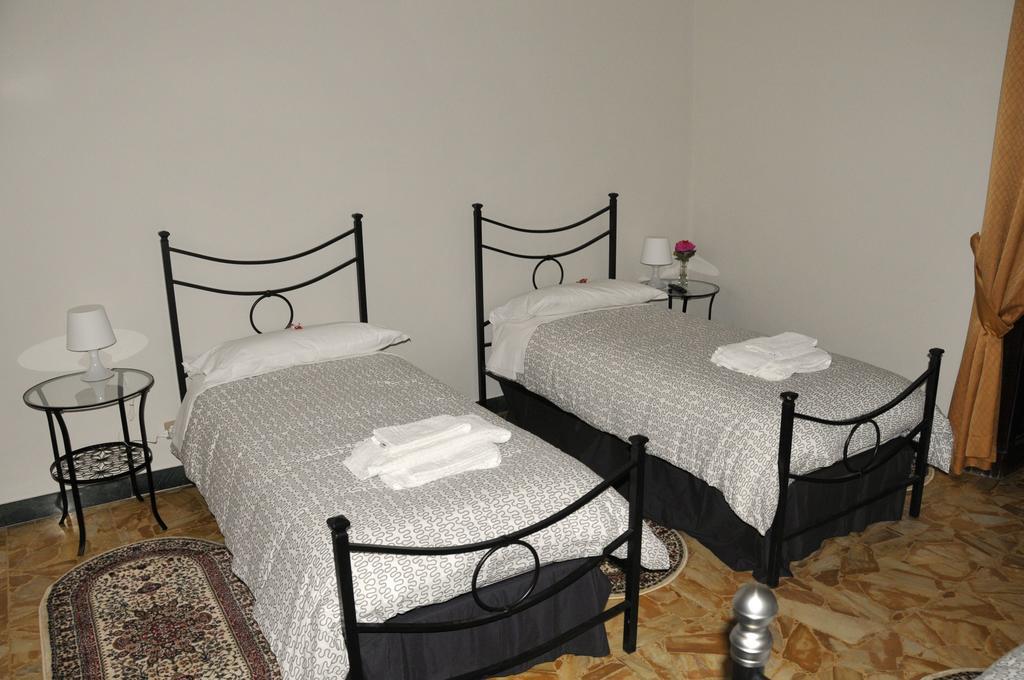 Alibrandi Palace Civitavecchia Phòng bức ảnh