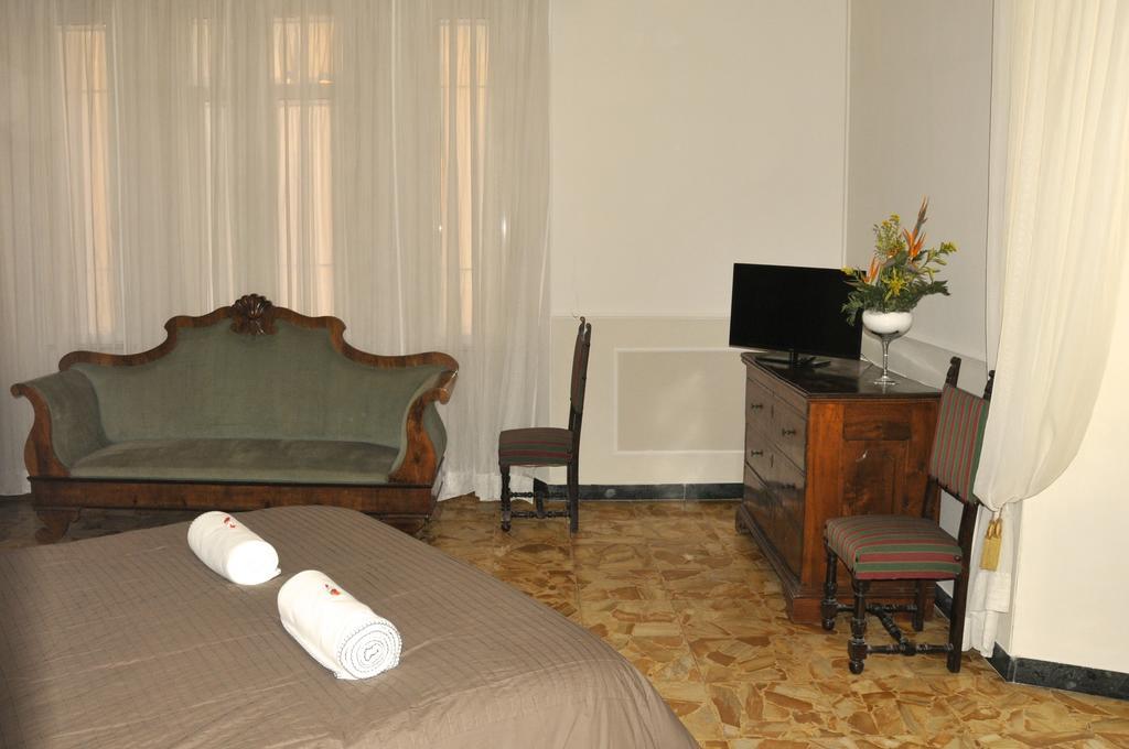 Alibrandi Palace Civitavecchia Phòng bức ảnh