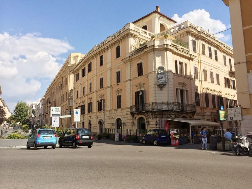 Alibrandi Palace Civitavecchia Ngoại thất bức ảnh
